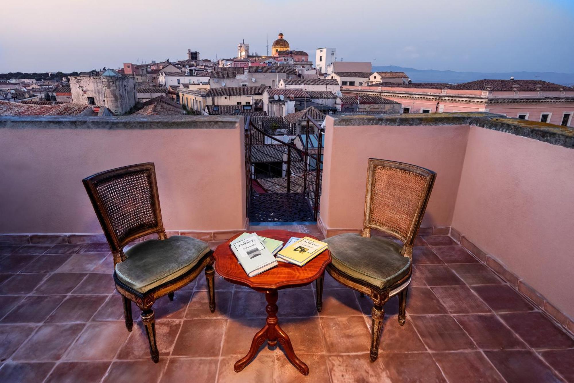Palazzo Boyl 1840 Hotel Cagliari Exterior photo