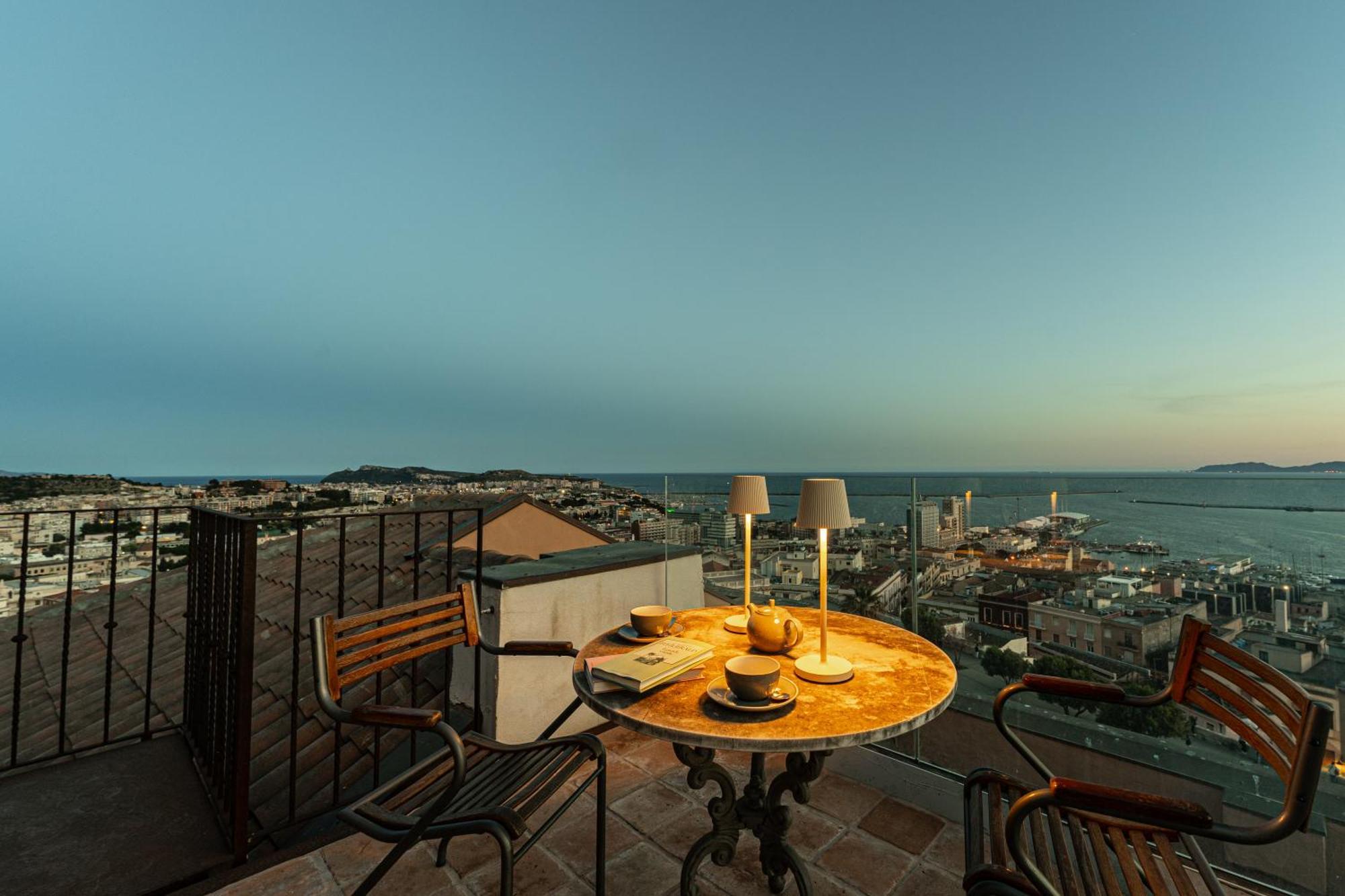 Palazzo Boyl 1840 Hotel Cagliari Exterior photo